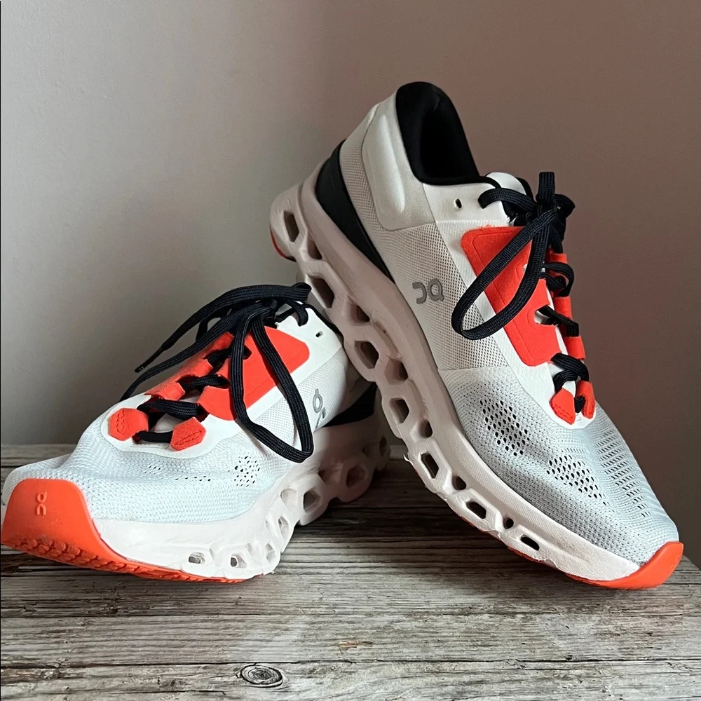 On Running Men's/Unisex White Black Orange Cloud Sneakers - Picture 12 of 14